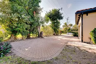 641 W Venice Ave, Venice, FL 34285 - Photo 81