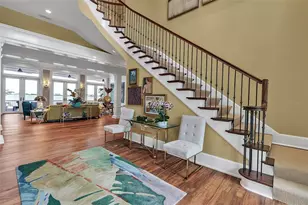 1204 Hillview Dr, Sarasota, FL 34239 - Photo 7