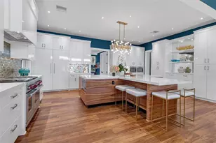 1204 Hillview Dr, Sarasota, FL 34239 - Photo 17