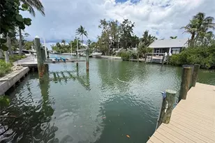 3441 Gulfmead Dr, Sarasota, FL 34242 - Photo 11