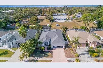 5390 Matthew Court, Sarasota, FL 34231 - Photo 3