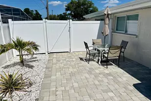 2605 Sunnybrook Dr, Sarasota, FL 34239 - Photo 43