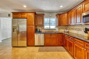 2605 Sunnybrook Dr, Sarasota, FL 34239 - Photo 11