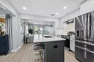 2421 Prospect St, Sarasota, FL 34239 - Photo 9