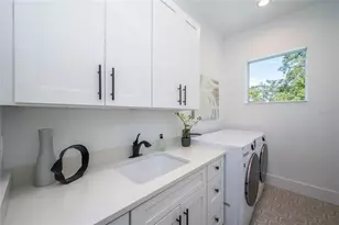 2446 Floyd St, Sarasota, FL 34239 - Photo 35