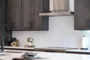 2446 Floyd St, Sarasota, FL 34239 - Photo 13