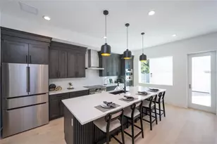 2446 Floyd St, Sarasota, FL 34239 - Photo 11