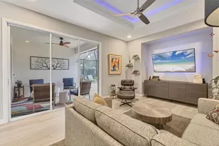 6722 W Country Club Ln, Sarasota, FL 34243 - Photo 23