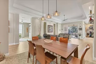 6722 W Country Club Ln, Sarasota, FL 34243 - Photo 11