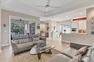 6722 W Country Club Ln, Sarasota, FL 34243 - Photo 5