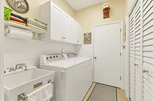 6722 W Country Club Ln, Sarasota, FL 34243 - Photo 31