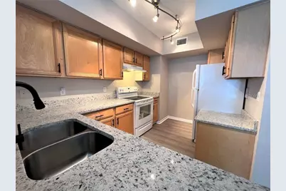 1000 Villagio Circle #205, Sarasota, FL 34237 - Photo 3