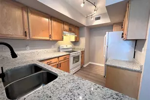 1000 Villagio Cir, Sarasota, FL 34237 - Photo 3