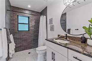 2402 Wisteria St, Sarasota, FL 34239 - Photo 23