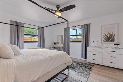 2402 Wisteria Street, Sarasota, FL 34239 - Photo 15