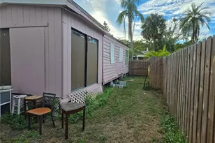 3930 Miramar Way S, Saint Petersburg, FL 33705 - Photo 5