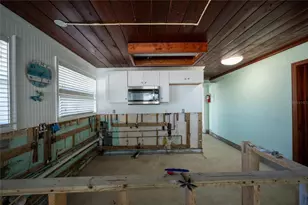 856 N Shore Dr, Anna Maria, FL 34216 - Photo 9