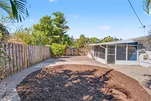 3530 Schwalbe Dr, Sarasota, FL 34235 - Photo 21