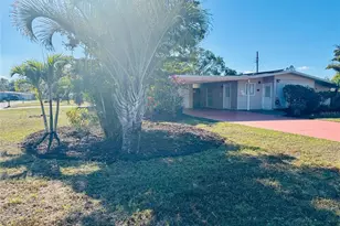 3530 Schwalbe Dr, Sarasota, FL 34235 - Photo 3