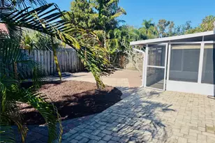 3530 Schwalbe Dr, Sarasota, FL 34235 - Photo 21