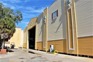 570 Blackburn Point Rd, Osprey, FL 34229 - Photo 5