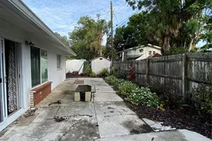 2133 Bougainvillea St, Sarasota, FL 34239 - Photo 21