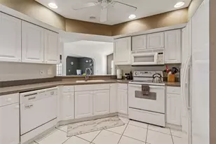 4181 Center Pointe Cir, Sarasota, FL 34233 - Photo 13