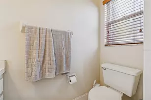 4181 Center Pointe Cir, Sarasota, FL 34233 - Photo 21