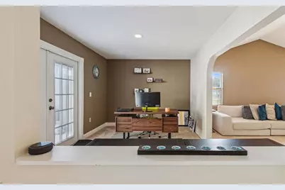 4181 Center Pointe Circle #91B, Sarasota, FL 34233 - Photo 9