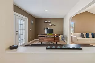 4181 Center Pointe Cir, Sarasota, FL 34233 - Photo 9