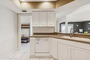 4181 Center Pointe Cir, Sarasota, FL 34233 - Photo 15