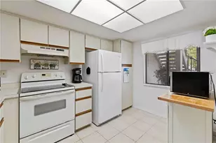 7847 Eagle Creek Dr, Sarasota, FL 34243 - Photo 11