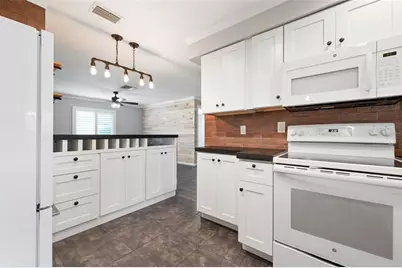 3372 Tyne Lane, Sarasota, FL 34232 - Photo 11