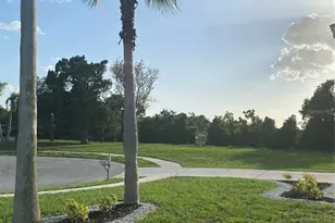 481 Saturn Ave, Sarasota, FL 34243 - Photo 7