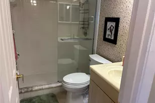 7880 Palm Aire Ln, Sarasota, FL 34243 - Photo 13