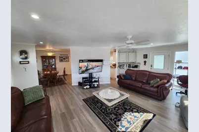 808 53rd Avenue E #18, Bradenton, FL 34203 - Photo 3