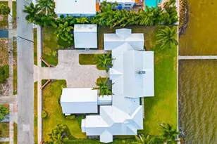 213 N 18th St W, Bradenton, FL 34205 - Photo 91