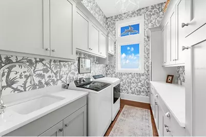 213 N 18th Street W, Bradenton, FL 34205 - Photo 33