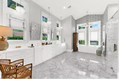 213 N 18th Street W, Bradenton, FL 34205 - Photo 49