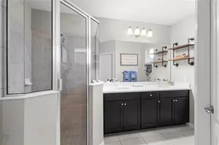 12520 Shimmering Oak Cir, Venice, FL 34293 - Photo 9
