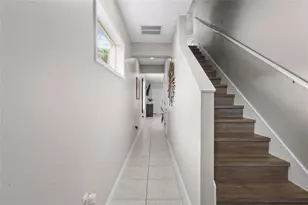 12520 Shimmering Oak Cir, Venice, FL 34293 - Photo 15