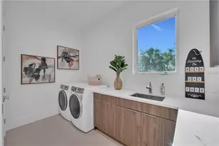 603 Tremont St, Sarasota, FL 34242 - Photo 97