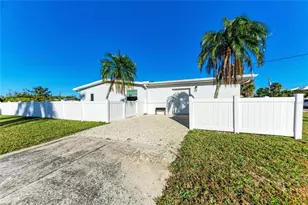 502 Bayview Dr, Holmes Beach, FL 34217 - Photo 37