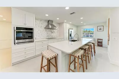 502 Bayview Drive, Holmes Beach, FL 34217 - Photo 7