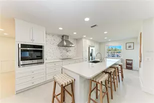 502 Bayview Dr, Holmes Beach, FL 34217 - Photo 7