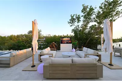 1406 Tangier Way, Sarasota, FL 34239 - Photo 17