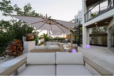 1406 Tangier Way, Sarasota, FL 34239 - Photo 19