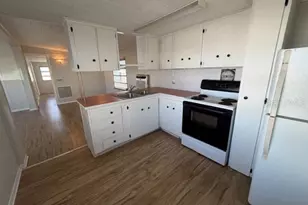 4851 W Gandy Blvd, Tampa, FL 33611 - Photo 17