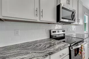 5625 Soft Skies Dr, Sarasota, FL 34238 - Photo 11