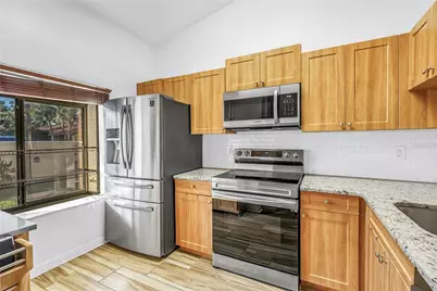 8415 Gardens Circle, Sarasota, FL 34243 - Photo 3